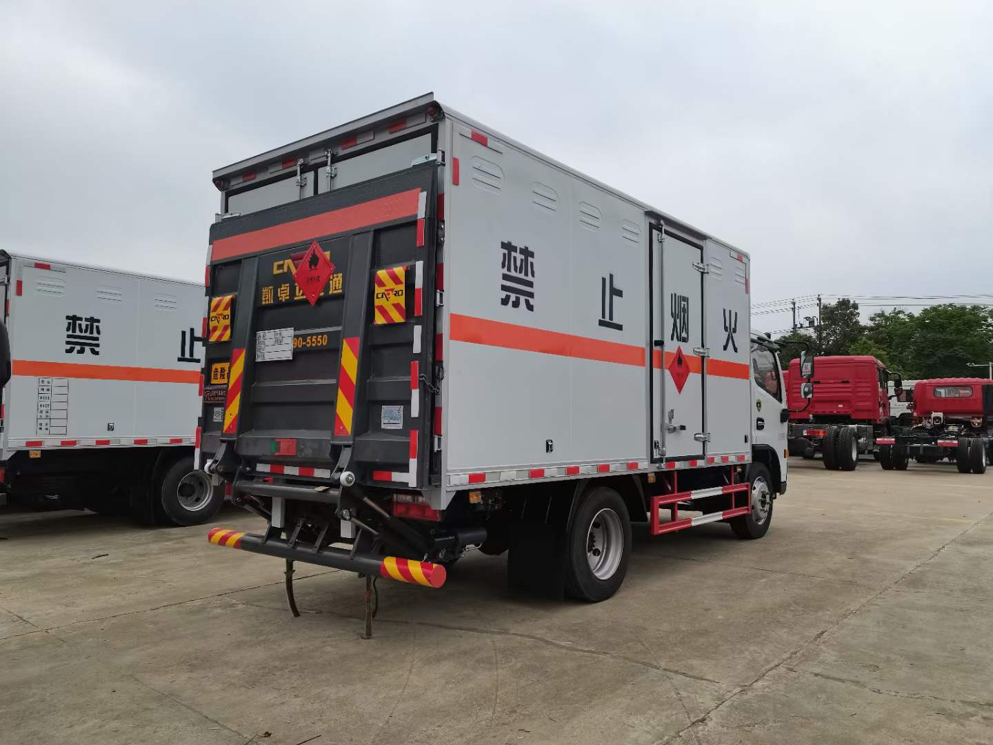 限高架環(huán)境中的移動(dòng)合規(guī)器 在急救車操作邏輯啟發(fā)下的廂長(zhǎng)故障前安全著陸方案 — JZ-S202 系統(tǒng)可同見于易燃2類與3類危物貨箱的基礎(chǔ)操作說(shuō)明